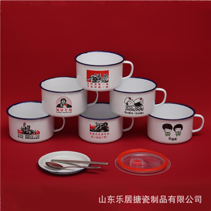 搪瓷杯里的旧时光 从老式茶缸到中式饭缸，大容量搪瓷制品的怀旧美学