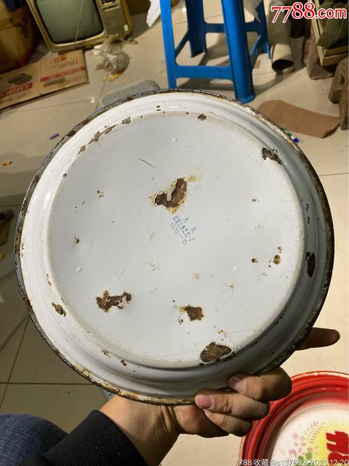 褪不去的岁月光泽——60/80年代搪瓷盘里的中国记忆